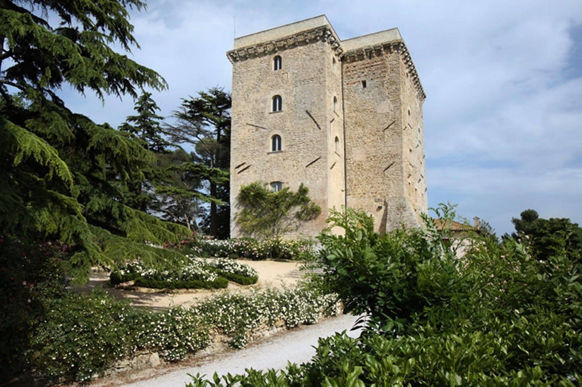 Torre Almonte Aparthotel Todi Ngoại thất bức ảnh