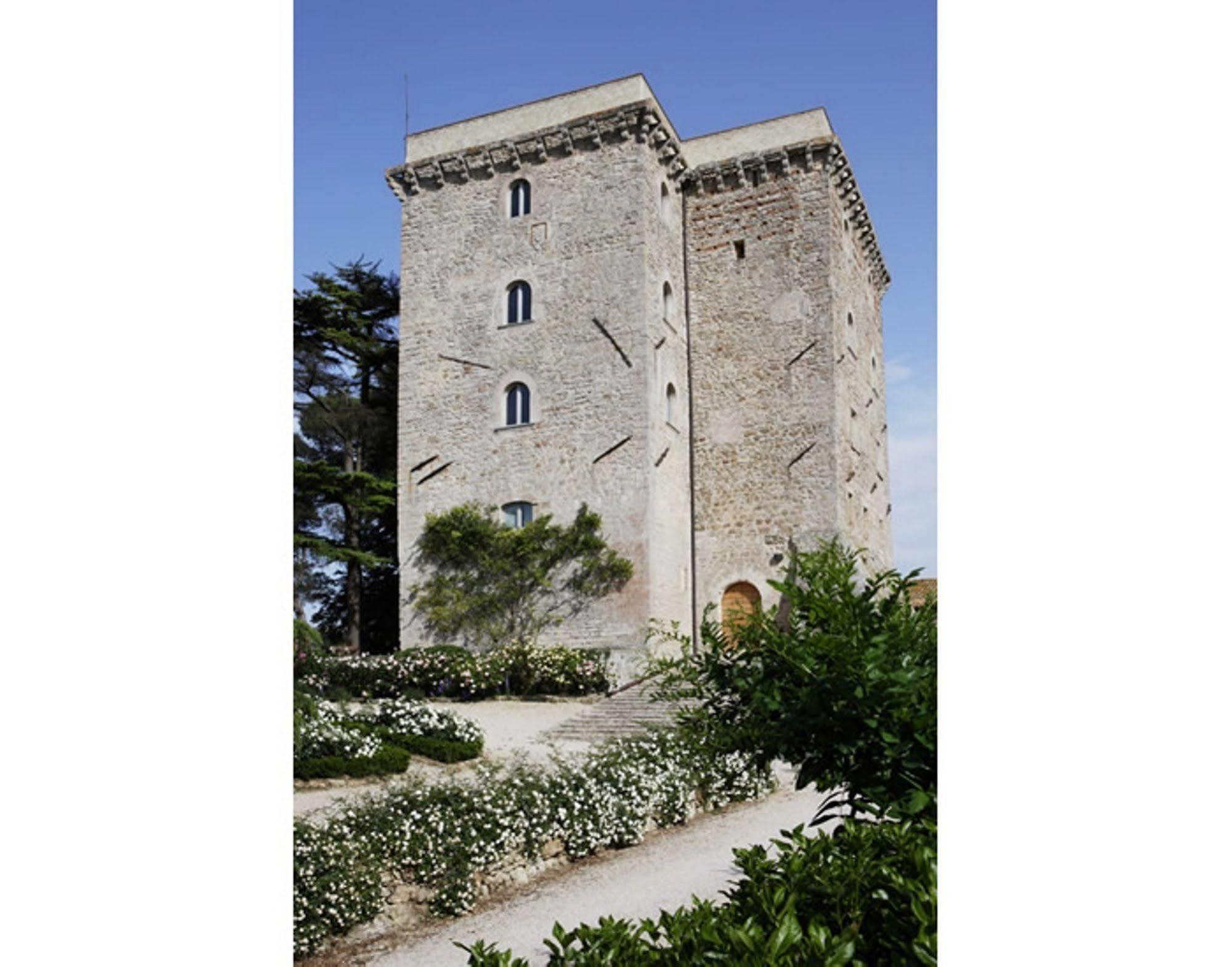 Torre Almonte Aparthotel Todi Ngoại thất bức ảnh